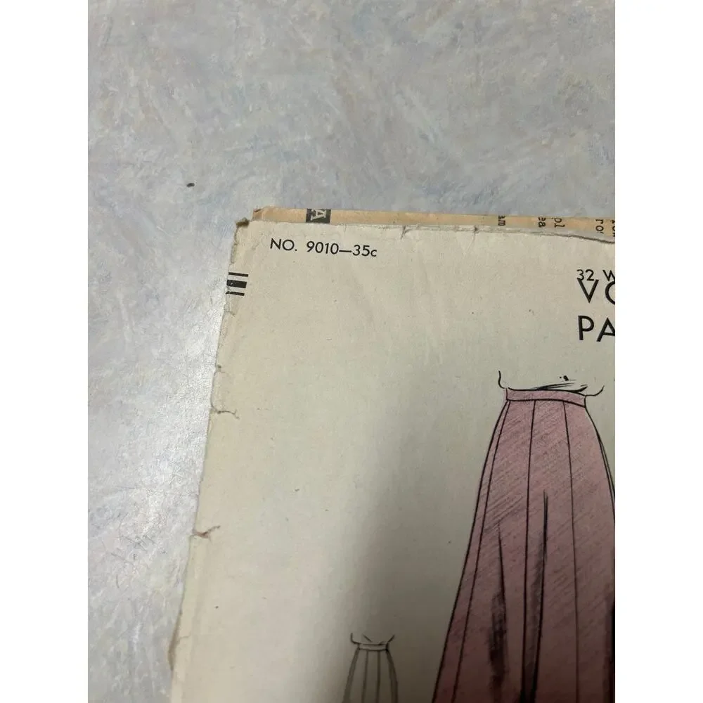 Vintage 40's Vogue Pattern #9010 